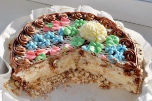 київський торт з горіхами