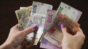 готівка невелика фінансова підтримка