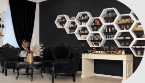 стенд оригінальних парфумів в магазині select