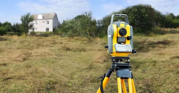 Чому межі на місцевості не збігаються з документами