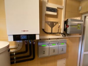 стабілізатор напруги в щитовій приватного будинку